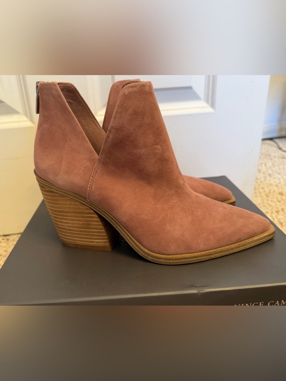NWB Vince Camuto Gigietta Suede Block Heel Booties, Pink, Size 8.5/39 - Picture 4 of 9